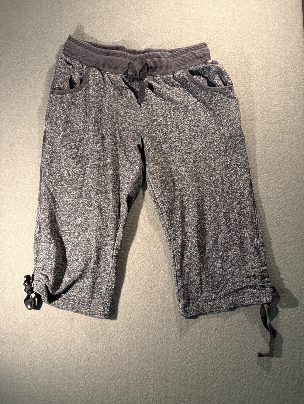 Bonnie Doon Ladies Gray Capri Sweatpants Size L
